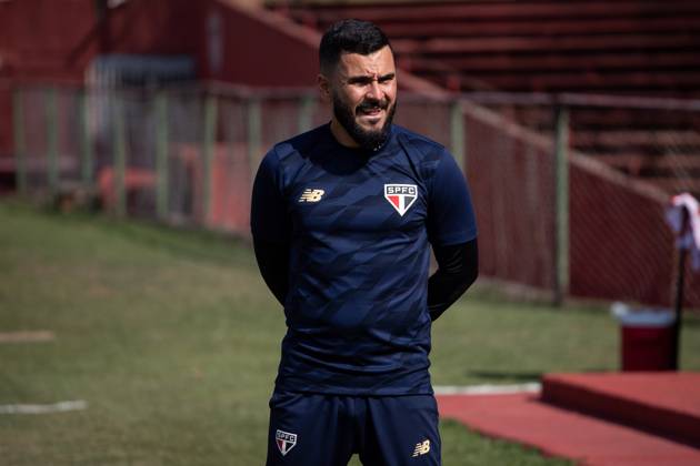 São Paulo x Grêmio Feminino SÃO PAULO, SP - 29.08.2024: SÃO PAULO X GRÊMIO FEMININO - Coach Thiago Viana during the match between São Paulo and Grêmio, valid for the quarterfinals of the Brazilian Women& 39;s Football Championship and held on Thursday afternoon (29) at the Canindé Stadium in São Paulo, SP. (Photo: Rodilei Morais Fotoarena) x2602312x RodileixMorais