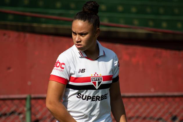 São Paulo x Grêmio Feminino SÃO PAULO, SP - 29.08.2024: SÃO PAULO X GRÊMIO FEMININO - Dudinha during the match between São Paulo and Grêmio, valid for the quarterfinals of the Brazilian Women& 39;s Football Championship and held on Thursday afternoon (29) at the Canindé Stadium in São Paulo, SP. (Photo: Rodilei Morais Fotoarena) x2602316x RodileixMorais