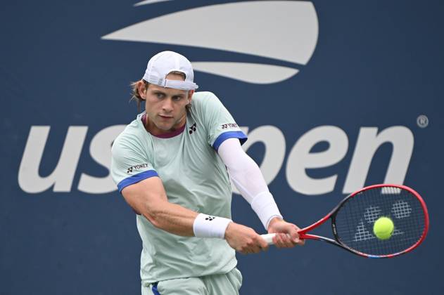 Zizou Bergs of Belgium plays against Flavio Cobolli of Italy during the Men s Singles: Round 2 of the U.S. Open tennis tournament at USTA Billie Jean King National Tennis Center, New York, NY, August 29, 2024. (Photo by Anthony Behar Sipa USA) ANTHONYxBEHAR  x0757899796stx