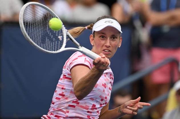 Elise Mertens of Belgium (pink) and Su-Wei Hsieh of Taipei play against Kristina Mladenovic of France and Shuai Zhang of China in the Women s Doubles: Round 1 at the 2024 U.S. Open tennis tournament at USTA Billie Jean King National Tennis Center, New York, NY, August 29, 2024. (Photo by Anthony Behar Sipa USA) ANTHONYxBEHAR  x0757900268stx