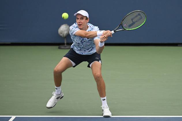 Joran Vliegen of Belgium, playing with doubles partner Sander Gille of Belgium of Belgium, compete against Miomir Kecmanovic of Serbia and Roman Safiullin of Russia in the Men s Doubles: Round 1 at the 2024 U.S. Open tennis tournament at USTA Billie Jean King National Tennis Center, New York, NY, August 29, 2024. (Photo by Anthony Behar Sipa USA) ANTHONYxBEHAR  x0757900566stx