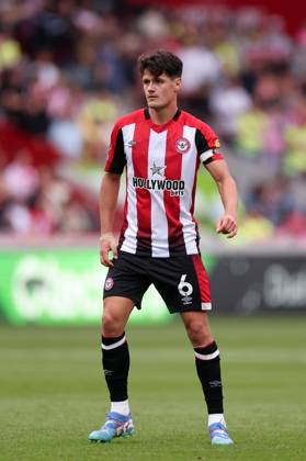 London, England, 31st August 2024. Brentford s Christian Norgaard during the Premier League match at Gtech Community Stadium, London. Picture credit should read: David Klein Sportimage EDITORIAL USE ONLY. No use with unauthorised audio, video, data, fixture lists, club league logos or live services. Online in-match use limited to 120 images, no video emulation. No use in betting, games or single club league player publications. SPI-3288-0037