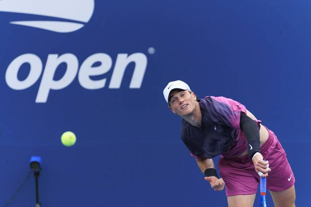 August 31, 2024, Flushing Meadows, New York, USA: Jack Draper serves during Day 6 of his match Botic van de Zandschulp in the 2024 US Open held at the USTA Billie Jean King National Tennis Center on Saturday August 31, 2024 in the Flushing neighborhood of the Queens borough of New York City. JAVIER ROJAS PI Flushing Meadows USA - ZUMAp124 20240831_zaa_p124_113 Copyright: xJavierxRojasx