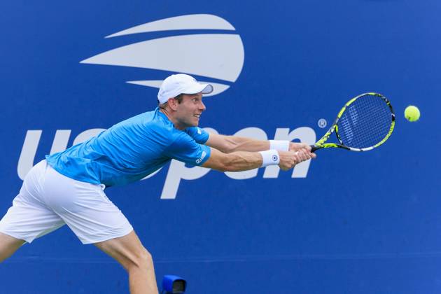August 31, 2024, Flushing Meadows, New York, USA: Botic van de Zandschulp stretches for a double backhand during Day 6 of his match Jack Draper in the 2024 US Open held at the USTA Billie Jean King National Tennis Center on Saturday August 31, 2024 in the Flushing neighborhood of the Queens borough of New York City. JAVIER ROJAS PI Flushing Meadows USA - ZUMAp124 20240831_zaa_p124_119 Copyright: xJavierxRojasx