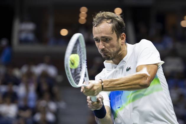 Daniel Medvedev of Russia returns a ball against Flavio Cobolli of Italy in the third round in Arthur Ashe Stadium of the 2024 US Open Tennis Championships at the USTA Billie Jean King National Tennis Center on Saturday, August 31, 2024 in New York City.  NYP20240831538 COREYxSIPKIN