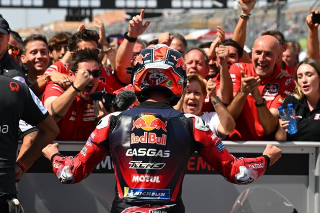 ACOSTA Pedro (spa), Tech3 GasGas Factory Racing, GasGas RC16, portrait celebrates his third place during 2024 MotoGP Gran Premio GoPro de Aragón, 2024 MotoGP Barcelona Grand Prix, on MotorLand Aragón, from August 30 to September 01, 2024 in Spain - MOTO - MOTO GP - BARCELONA GRAND PRIX 2024 DPPI Panoramic 2024 12 GP Aragon 104404