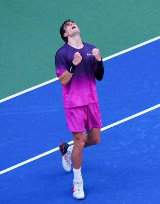 Jack Draper celebrates reaching the quarter finals US Open Championships 2024, Day Eight, Flushing Meadows, New York, USA - 02 Sep 2024  Copyright: xJavierxGarcia Shutterstockx 14686680am