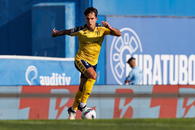 Vinicius Zanocelo seen in action during Liga Portugal game between teams of GD Estoril Praia and Gil Vicente FC at Estadio Antonio Coimbra da Mota Estoril Estadio Antonio Coimbra da Mota Portugal Copyright: xMaciejxRogowskix estorilgilvicentefull2425-043