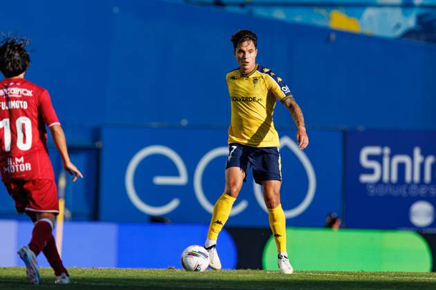 Vinicius Zanocelo seen in action during Liga Portugal game between teams of GD Estoril Praia and Gil Vicente FC at Estadio Antonio Coimbra da Mota Estoril Estadio Antonio Coimbra da Mota Portugal Copyright: xMaciejxRogowskix estorilgilvicentefull2425-071