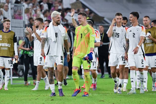 07 09 2024, xsltx, Football UEFA Nations League 2024, Germany Hungary emspor, v l Joy in the German team after the 5 0 against Hungary, in front Robert Andrich German national team and Marc Andrà ter Stegen German national team in a happy dialog DFL DFB REGULATIONS PROHIBIT ANY USE OF PHOTOGRAPHS as IMAGE SEQUENCES and or QUASI VIDEO