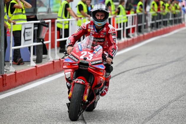 - MotoGP - GP15 - Gran Premio Red Bull di San Marino e della Riviera di Rimini - Race Enea Bastianini Italian Ducati Lenovo Team Ducati greets the fans at the end of Gran Premio Red Bull di San Marino e della Riviera di Rimini during GP15 - Gran Premio Red Bull di San Marino e della Riviera di Rimini - Race, MotoGP World Championship, WM, Weltmeisterschaft in Misano Adriatico, Italy, September 08 2024 Misano Adriatico Italy Copyright: xIPAxSport ABACAx