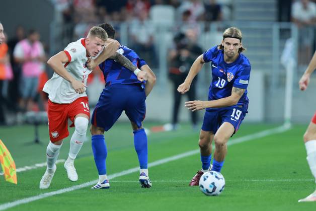 Croatia v Poland - UEFA Nations League 2024 25 League A Group A1 OSIJEK, CROATIA - SEPTEMBER 8: Player of Poland Mateusz Bogusz (L) and players of Croatia Josko Gvardiol (C) and Borna Sosa (R) fight over the ball during the UEFA Nations League 2024 25 League A Group A1 match between Croatia and Poland at on September 8, 2024 in Osijek, Croatia. DavorxJavorovicj Pixsell
