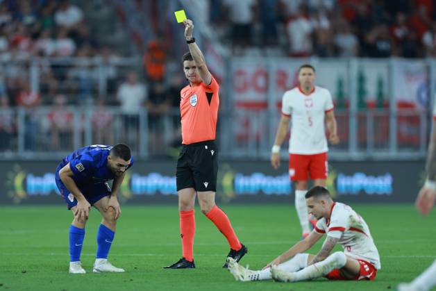 Croatia v Poland - UEFA Nations League 2024 25 League A Group A1 OSIJEK, CROATIA - SEPTEMBER 8: Player of Croatia Mateo Kovacic (L) commits a foul on a player of Poland Sebastian Szymanski (R) during the UEFA Nations League 2024 25 League A Group A1 match between Croatia and Poland at on September 8, 2024 in Osijek, Croatia. DavorxJavorovicj Pixsell
