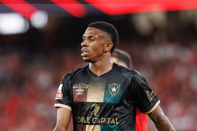 Andre Luiz seen during Liga Portugal game between teams of SL Benfica and CF Estrela Amadora at Estadio Da Luz (Maciej Rogowski) Lisbon Estadio Da Luz Portugal Copyright: xMaciejxRogowskix slbestrela-71