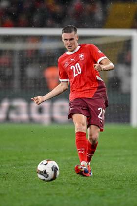 Michel Aebischer Switzerland controls the ball during the UEFA Nations League 2024 2025 League A Group 4 match between Switzerland and Spain at Stade de Geneve on September 8, 2024 in Geneva, Switzerland Defodi 541 SFVESP240908 114 Defodi-541