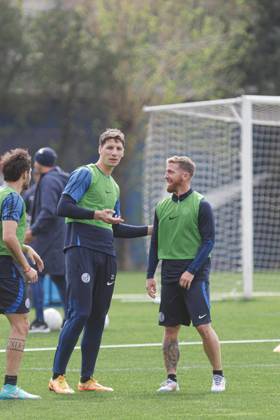 San Lorenzo Unveils New Signing Iker Muniain Iker Muniain with his teammates during training on his presentation day as a new player of San Lorenzo de Almagro at Estadio Pedro Bidegain in Buenos Aires, Argentina, on September 9, 2024. Ciudad Autonoma de Buenos Aires Argentina Copyright: xDaianaxPanzax originalFilename:panza-notitle240909_np7n4