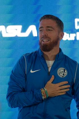 San Lorenzo Unveils New Signing Iker Muniain Iker Muniain gestures as he is unveiled at Estadio Pedro Bidegain in Buenos Aires, Argentina, on September 9, 2024. Ciudad Autonoma de Buenos Aires Argentina Copyright: xDaianaxPanzax originalFilename:panza-notitle240909_npO5f