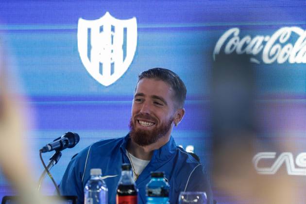 San Lorenzo Unveils New Signing Iker Muniain Iker Muniain gestures as he is unveiled at Estadio Pedro Bidegain in Buenos Aires, Argentina, on September 9, 2024. Ciudad Autonoma de Buenos Aires Argentina Copyright: xDaianaxPanzax originalFilename:panza-notitle240909_npz1P