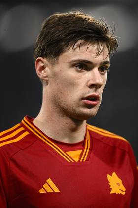 Foto Fabio Ferrari LaPresse 30 Dicembre 2023 -Torino, Italia - - Juventus vs Roma - Campionato italiano di calcio Serie A TIM 2023 2024 - Allianz Stadium. Nella foto: Nicola Zalewski (AS Roma); December 30, 2023 Turin, Italy - sport soccer - Juventus vs Roma - Italian Football Championship League A TIM 2023 2024 - Allianz Stadium In the pic: Nicola Zalewski (AS Roma); Copyright: xFabioxFerrari LaPressex
