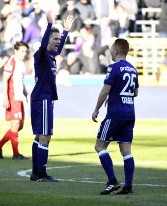 RSC Anderlecht v Mouscron : Jupiler Pro League BRUSSELS, BELGIUM - FEBRUARY 25 : Lukasz Teodorczyk forward of RSC Anderlecht celebrates scoring a goal during the Jupiler Pro League match between RSC Anderlecht and Excelsior Mouscron at the Constant Vanden Stock stadium on February 25, 2018 in Brussels, Belgium, 25 02 2018 Brussels Belgium Copyright: xPhilippexCrochetx 10696969-205