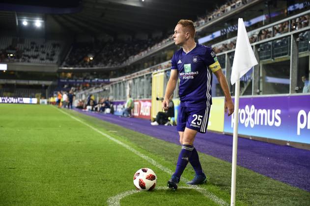 RSC Anderlecht v Mouscron - Jupiler Pro League ANDERLECHT, BELGIUM - AUGUST 17: Adrien Trebel midfielder of RSC Anderlecht ives a corner kick pictured during the Jupiler Pro League match between RSC Anderlecht and Royal Excel Mouscron on August 17, 2018 in Anderlecht, Belgium, 17 08 2018 Anderlecht Belgium Copyright: xPhilippexCrochetx 10732610-126