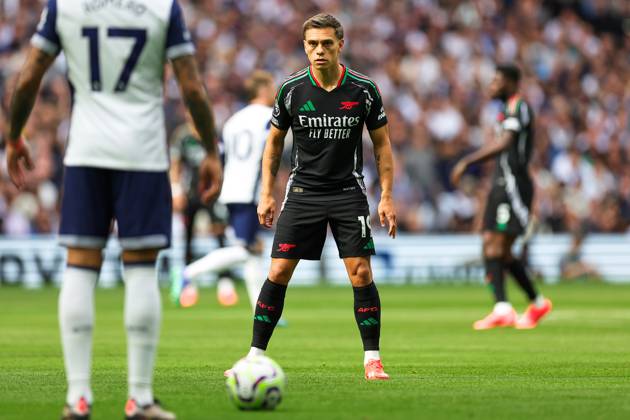Tottenham Hotspur v Arsenal Premier League 15 09 2024. Leandro Trossard (19) of Arsenal during the Premier League match between Tottenham Hotspur and Arsenal at Tottenham Hotspur Stadium, London, United Kingdom on 15 September 2024. Editorial use only DataCo restrictions apply See www.football-dataco.com , Copyright: xNigelxKeenex PSI-20398-0042