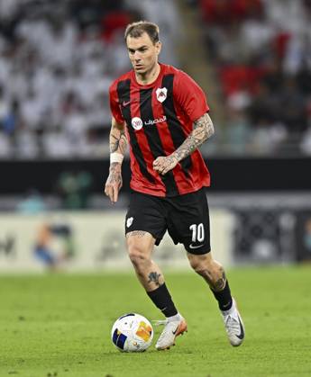 AFC CHAMPIONS LEAGUE ELITE, AL RAYYAN FC V AL-HILAL SFC Roger Krug Guedes of Al Rayyan SC in action during the AFC Champions League elite west football match between Qatar s Al Rayyan SC and Saudi Arabia s Al-Hilal SFC at Ahmad Bin Ali Stadium in Al Rayyan, Qatar on September 17, 2024. DOHA Qatar Copyright: xNOUSHADx