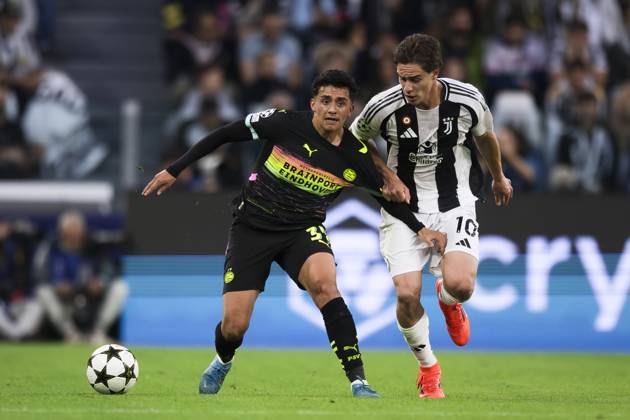 Juventus FC v PSV Eindhoven - UEFA Champions League Richard Ledezma of PSV Eindhoven competes for the ball with Kenan Yildiz of Juventus FC during the UEFA Champions League football match between Juventus FC and PSV Eindhoven. Turin Italy Copyright: xNicolòxCampox
