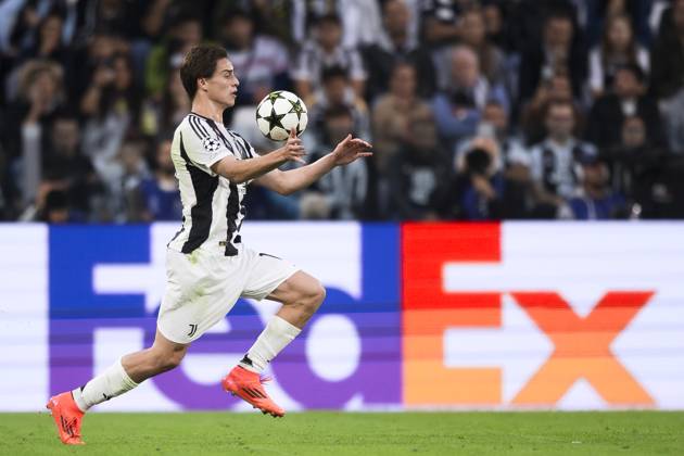 Juventus FC v PSV Eindhoven - UEFA Champions League Kenan Yildiz of Juventus FC controls the ball during the UEFA Champions League football match between Juventus FC and PSV Eindhoven. Turin Italy Copyright: xNicolòxCampox