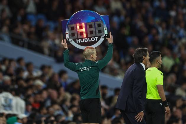 UEFA Champions League league stage Manchester City v Inter Milan Four minutes are added on during the UEFA Champions League league stage match Manchester City vs Inter Milan at Etihad Stadium, Manchester, United Kingdom, 18th September 2024 (Photo by Mark Cosgrove News Images) Manchester Etihad Stadium Manchester United, ManU Kingdom Copyright: xMarkxCosgrove NewsxImagesx