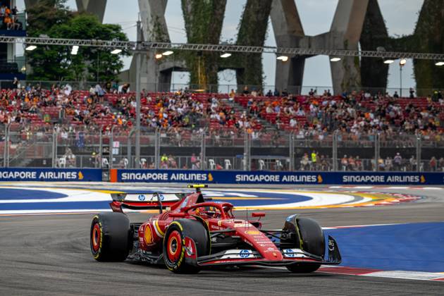 MARINA BAY, SINGAPORE: Carlos Sainz, racing for the Ferrari team during the 2024 Formula 1 Singapore Grand Prix at the Marina Bay Street Circuit in Marina Bay, Singapore