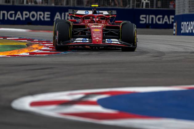 MARINA BAY, SINGAPORE: Carlos Sainz, racing for the Ferrari team during the 2024 Formula 1 Singapore Grand Prix at the Marina Bay Street Circuit in Marina Bay, Singapore