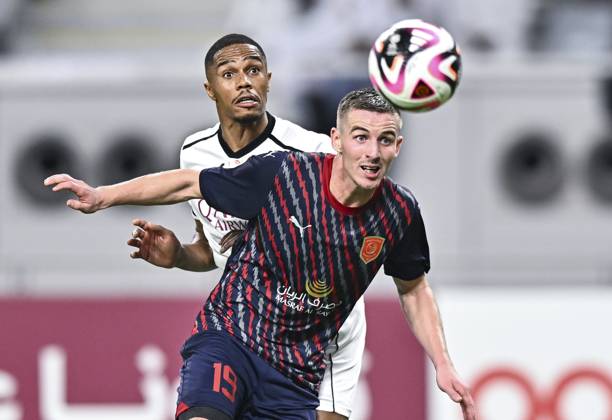 AL-SADD SC VS AL DUHAIL SC-OOREDOO STARS LEAGUE QATAR Pedro Miguel Correia (L) of Al-Sadd SC and Benjamin Bourigeaud (R) of Al Duhail SC in action during the Ooredoo Qatar Stars League 24 25 match between Al-Sadd SC and Al Duhail SC at Jassim bin Hamad Stadium in Doha, Qatar, on September 21, 2024. DOHA Qatar Copyright: xNOUSHADx
