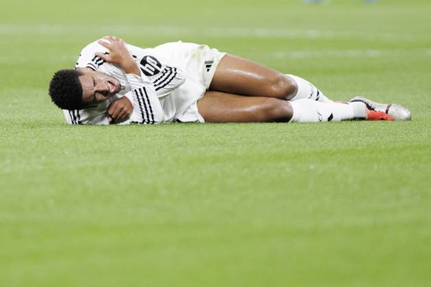 LA LIGA EA Sports - Real Madrid vs Espanyol MADRID, SPAIN - SEPTEMBER 21: Jude Bellingham of Real Madrid is injured during the La Liga 2024 25 match between Real Madrid and Espanyol at Santiago Bernabeu Stadium. (Photo by Guillermo Martinez) Madrid Santiago Bernabà u Stadium Spain Copyright: xGuillermoxMartinezx