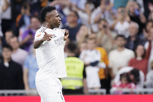 LA LIGA EA Sports - Real Madrid vs Espanyol MADRID, SPAIN - SEPTEMBER 21: Vinicius jr of Real Madrid celebrates a goal during the La Liga 2024 25 match between Real Madrid and Espanyol at Santiago Bernabeu Stadium. (Photo by Guillermo Martinez) Madrid Santiago Bernabà u Stadium Spain Copyright: xGuillermoxMartinezx