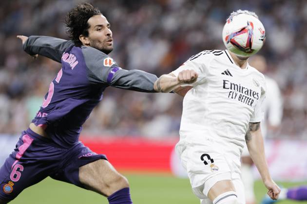 LA LIGA EA Sports - Real Madrid vs Espanyol MADRID, SPAIN - SEPTEMBER 21: Federico Valverde of Real Madrid in action during the La Liga 2024 25 match between Real Madrid and Espanyol at Santiago Bernabeu Stadium. (Photo by Guillermo Martinez) Madrid Santiago Bernabà u Stadium Spain Copyright: xGuillermoxMartinezx