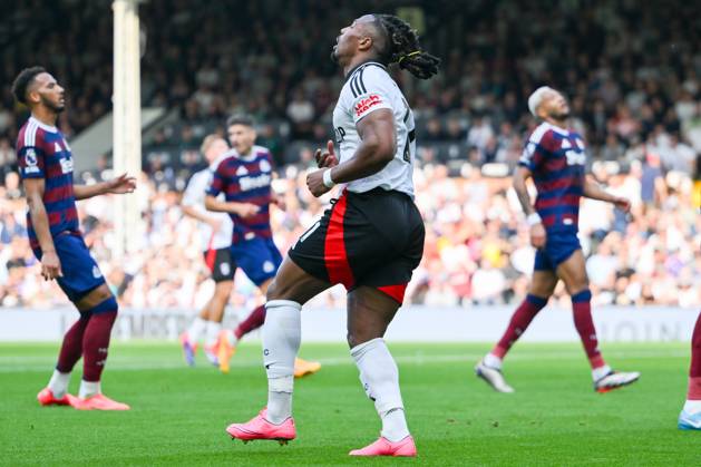 Fulham v Newcastle United Premier League 21 09 2024. Fulham forward Adama Traorà (11) shoots at goal misses the target and looks frustrated, looks dejectedduring the Premier League match between Fulham and Newcastle United at Craven Cottage, London, England on 21 September 2024. London Craven Cottage Greater London England Editorial use only DataCo restrictions apply See www.football-dataco.com , Copyright: xSimonxTraylenx PSI-20467-0097