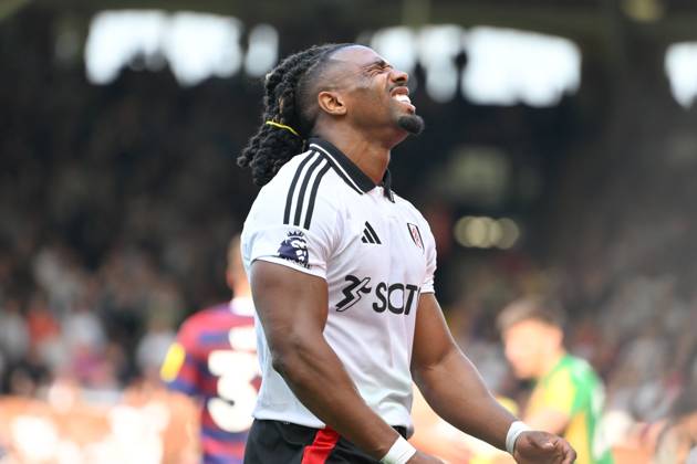 Fulham v Newcastle United Premier League 21 09 2024. Fulham forward Adama Traorà (11) shoots at goal misses the target and looks frustrated, looks dejectedduring the Premier League match between Fulham and Newcastle United at Craven Cottage, London, England on 21 September 2024. London Craven Cottage Greater London England Editorial use only DataCo restrictions apply See www.football-dataco.com , Copyright: xSimonxTraylenx PSI-20467-0099