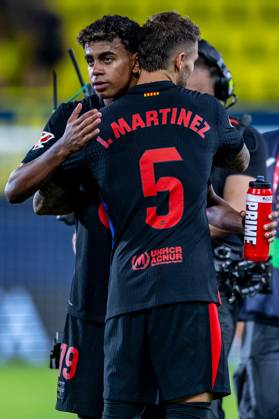 Soccer La Liga matchday 6 Villarreal FC Barcelona on 22 09 2024 at Estadio de la Ceramica in Villareal Inigo Martinez Barcelona , front Lamine Yamal Barcelona , back xPGSx