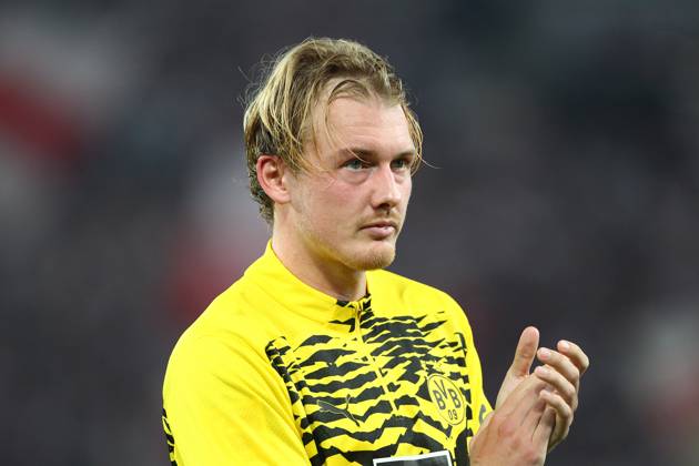 Julian Brandt am Ende des Spiel , VfB Stuttgart - Borussia Dortmund , Bundesliga - Spieltag 4 , Fußball , in der MHP Arena Stadion, Stuttgart, Baden-Württemberg, Deutschland . September 22, 2024 - Photo: Davide Elias - Ipa Photo Pressefoto DENL Copyright: xx