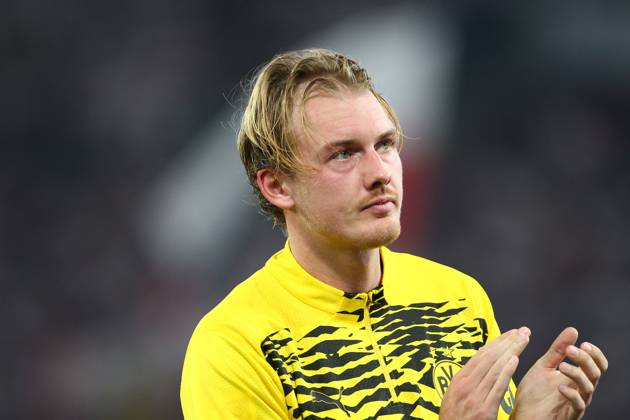 Julian Brandt am Ende des Spiel , VfB Stuttgart - Borussia Dortmund , Bundesliga - Spieltag 4 , Fußball , in der MHP Arena Stadion, Stuttgart, Baden-Württemberg, Deutschland . September 22, 2024 - Photo: Davide Elias - Ipa Photo Pressefoto DENL Copyright: xx