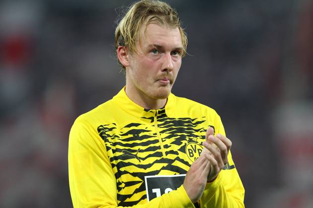 Julian Brandt am Ende des Spiel , VfB Stuttgart - Borussia Dortmund , Bundesliga - Spieltag 4 , Fußball , in der MHP Arena Stadion, Stuttgart, Baden-Württemberg, Deutschland . September 22, 2024 - Photo: Davide Elias - Ipa Photo Pressefoto DENL Copyright: xx