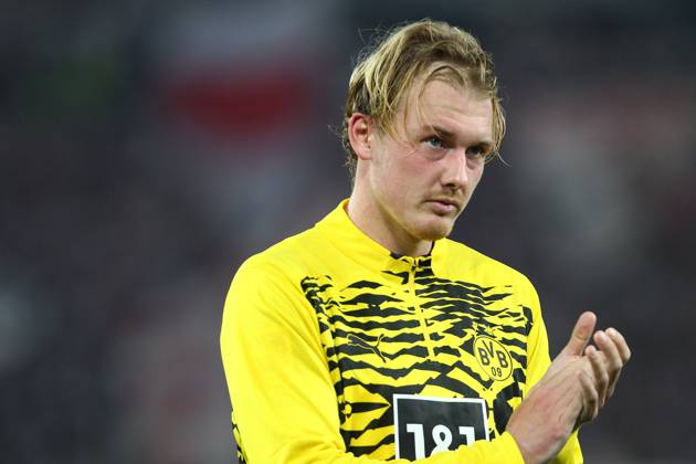 Julian Brandt am Ende des Spiel , VfB Stuttgart - Borussia Dortmund , Bundesliga - Spieltag 4 , Fußball , in der MHP Arena Stadion, Stuttgart, Baden-Württemberg, Deutschland . September 22, 2024 - Photo: Davide Elias - Ipa Photo Pressefoto DENL Copyright: xx