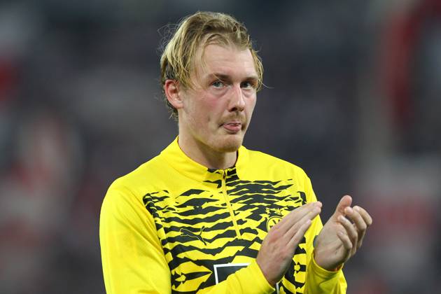 Julian Brandt am Ende des Spiel , VfB Stuttgart - Borussia Dortmund , Bundesliga - Spieltag 4 , Fußball , in der MHP Arena Stadion, Stuttgart, Baden-Württemberg, Deutschland . September 22, 2024 - Photo: Davide Elias - Ipa Photo Pressefoto DENL Copyright: xx