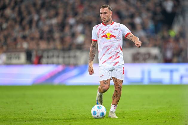Soccer 1 Bundesliga FC St Pauli RB Leipzig on 22 09 2024 at the Millerntor Stadium in Hamburg David Raum RB Leipzig on the ball MT