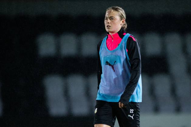 240925 Paulina Nyström during a training session with Häcken on September 25, 2024 in London Photo Emma Wallskog BILDBYRAN COP 320 EW0434 fotboll football soccer fotball champions league träning practice training häcken dam bbeng Copyright: EMMAxWALLSKOG BB240925EW064