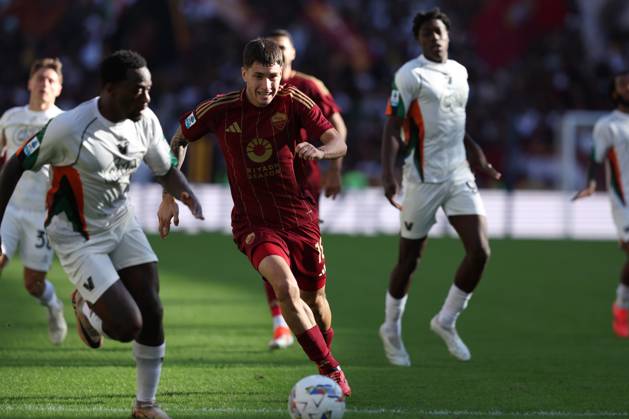 Rome, Italy 29.09.2024 : Matias Soule of Roma during Italian football championship Serie A Enilive 2024-2025 match AS Roma Vs Venezia FC at Stadio Olimpico in Rome on September 29, 2024.  Copyright: xMarcoxIacobucci IPAxSportx xipa-x xx IPA_50163704 IPA_Agency_IPA50163704