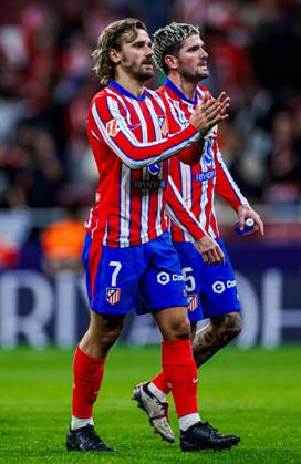 Soccer La Liga matchday 8 Atletico Madrid Real Madrid on 29 09 2024 at the Wanda Metropolitano in Madrid Antoine Griezmann Atletico , front Rodrigo de Paul Atletico , back xPGSx