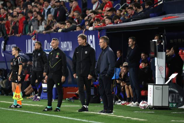 Spain - LaLiga EA Sports - CA Osasuna vs FC Barcelona, Barca - 28 09 2024 SPAIN, PAMPLONA, SEPTEMBER 28. Hansi Flick Head Coach of FC Barcelona and Marcus Sorg Assistant Coach of FC Barcelona (R to L) during LaLiga EA Sports football match between CA Osasuna and FC Barcelona at Estadio El Sadar on September 28, 2024 in Pamplona, Spain. Photo by Manuel Blondeau AOP.Press Pamplona El Sadar Stadium Navarra Spain Copyright: x ManuelxBlondeau AOP.Pressx AOP20240928 56