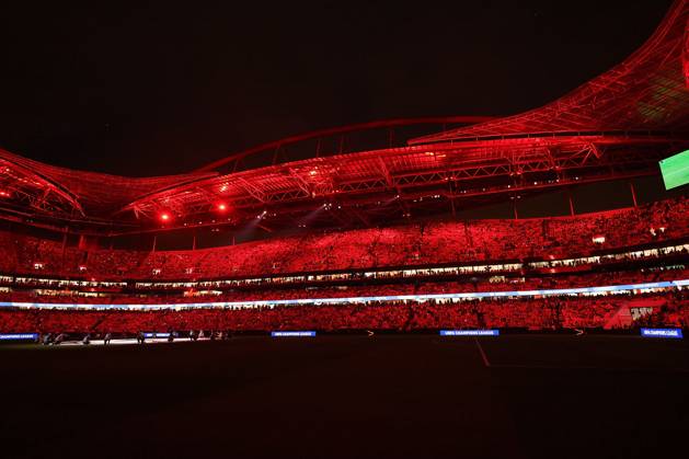 Portugal, Lisbon 2 October 2024 Uefa Champions League phase 2024 25 Matchday 2, S L Benfica Atletico de Madrid v l , symbol photo, symbol image Light show in the interior Copyright: JoaquimxFerreira